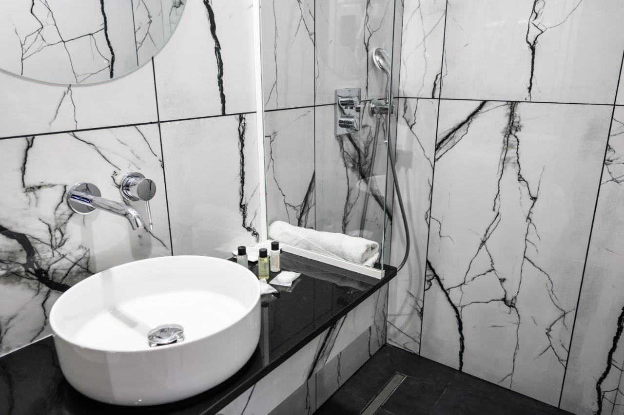Hotel D'Alsace Париж Екстер'єр фото